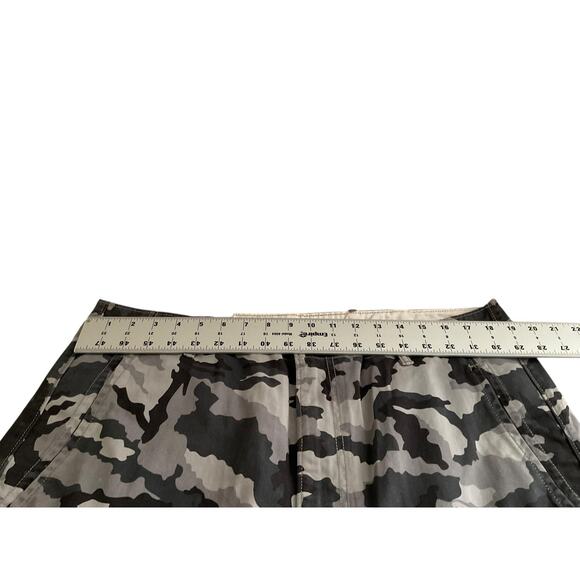 NWT Levi's Cargo I Shorts Mens Large Gray Black Camo Relaxed Fit White Tab - Picture 12 of 16